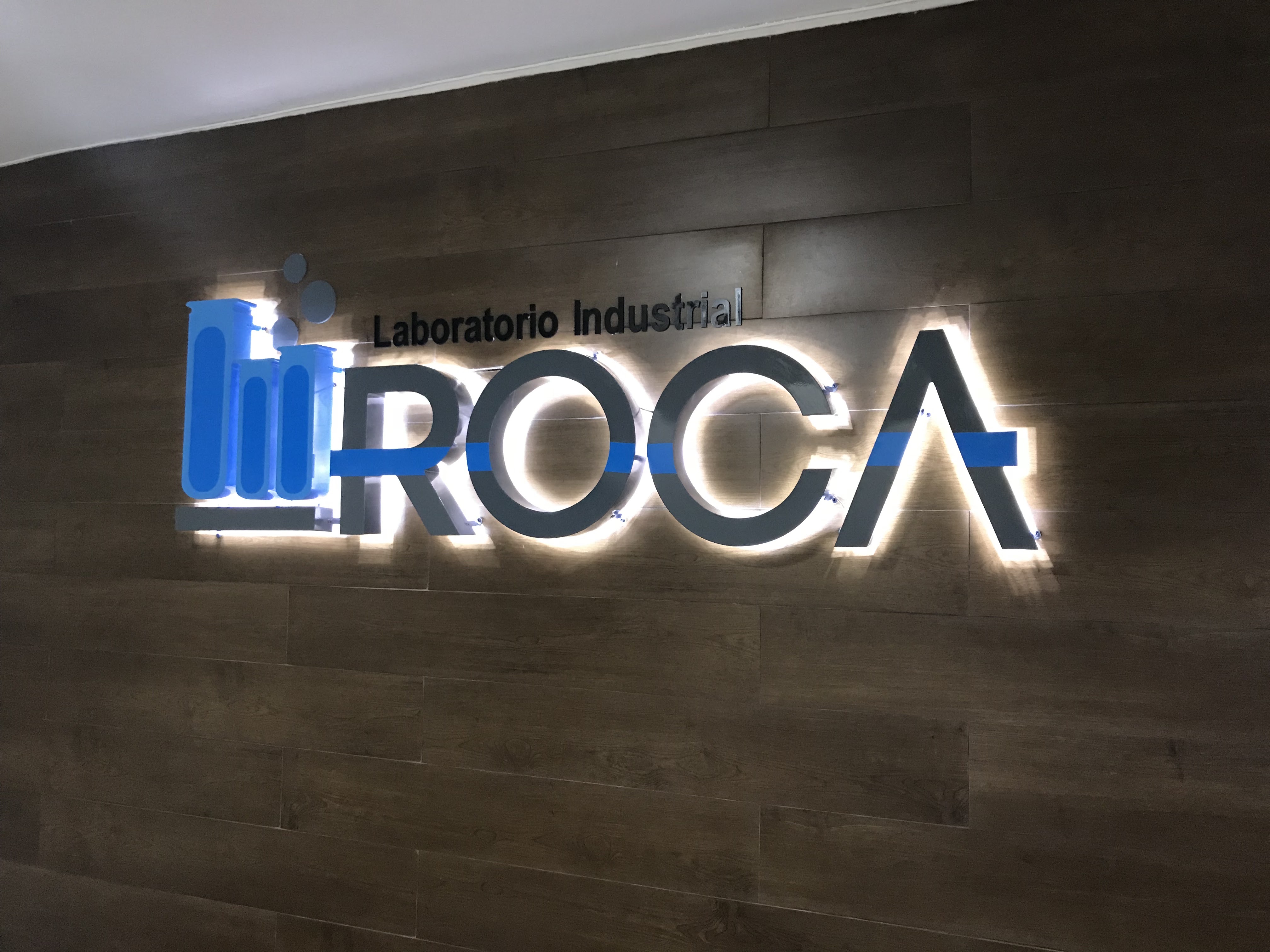Área de trabajo del Laboratorio Industrial ROCA