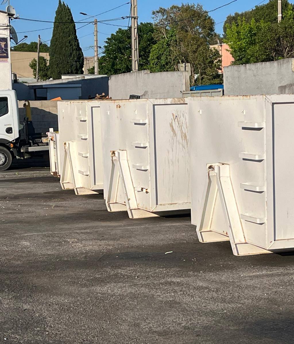 Camion et benne Le Roy Rose-Marie en intervention dans l'Hérault