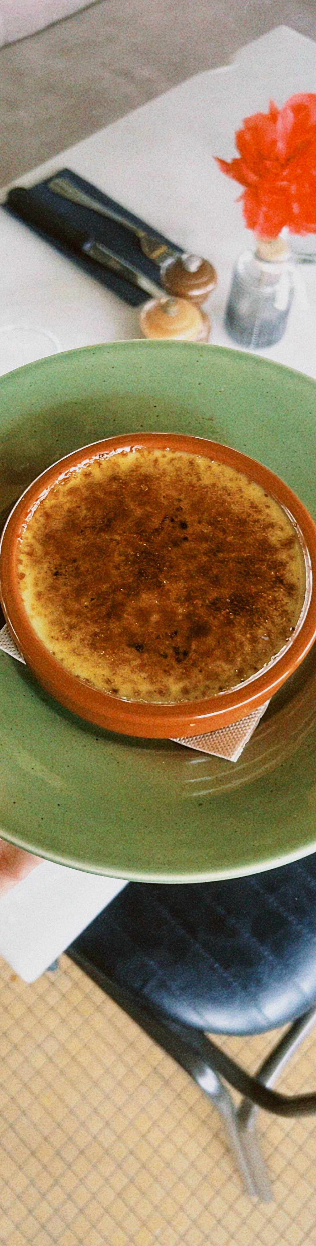 Salle chaleureuse du Café Framboise, brasserie du 13e à Paris
